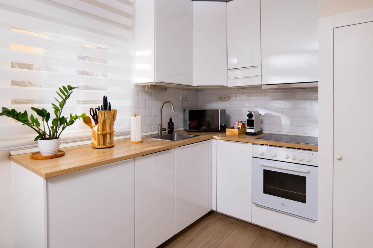 Amazing Apartment In Huertas Madrid Exteriör bild